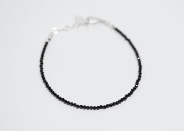 Bracelet mini spinelles noires