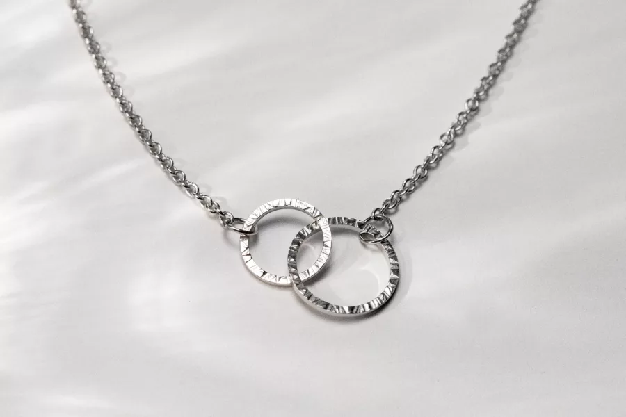 Collier LEIA
